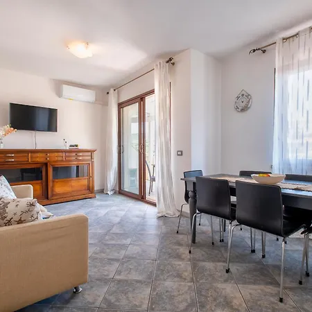 Lovely Apt Sea View & Parking - Il Lupo Affitta Apartment *