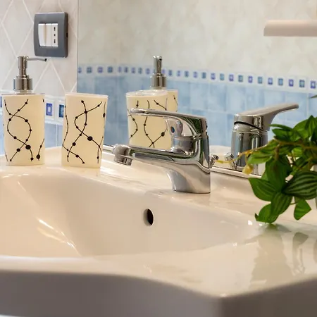 Lovely Apt Sea View & Parking - Il Lupo Affitta Apartment *